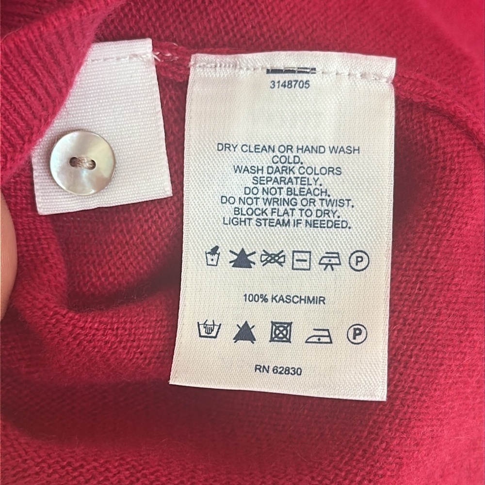 Lands' End Cashmere Sweater Sz M Magenta Cozy Soft Minimalist Keyhole Boxy Red - Picture 5 of 9